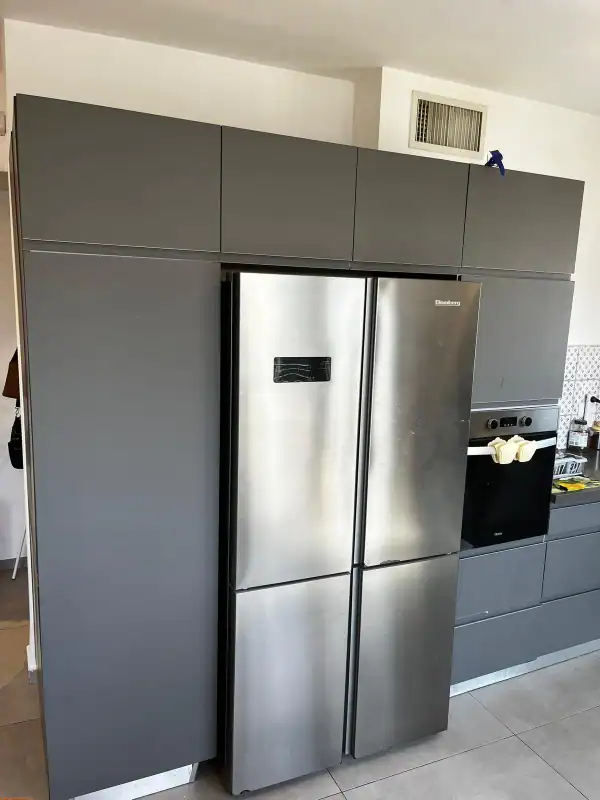 הגדוד העברי להשכרה מקרר גדול נדלנסקיי השכרת דירות בדרום תל אביב מקרר גדול ישיבה