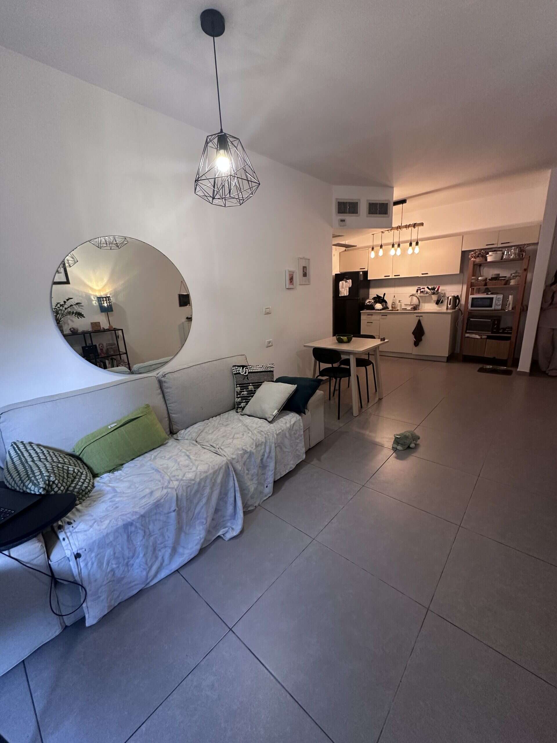 נדלנסקיי הקונגרס דירה למכירה נדלנסקיי הקונגרס דירה למכירה